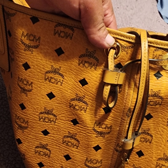 Authentic MCM bag - Picture 6 of 8